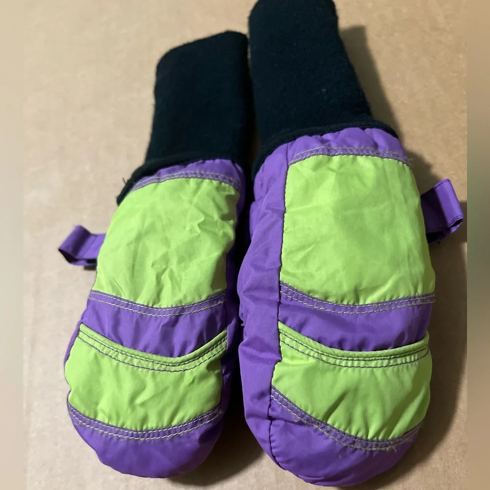 SnowStoppers Original Extended Cuff Kids Winter Snow Mittens. Purple w Green. S